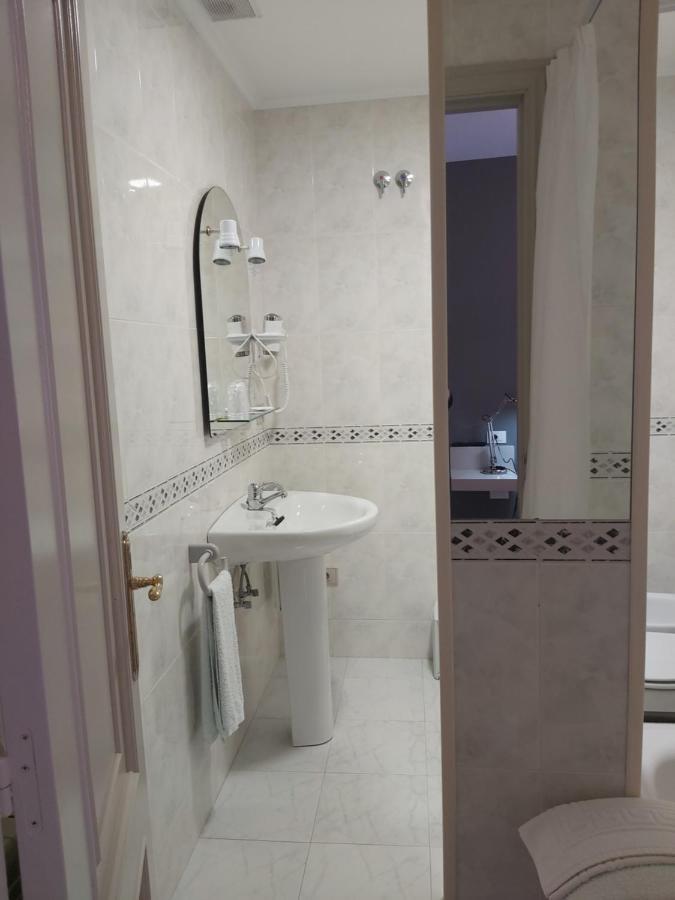 Hostal O Forno Porto do Barqueiro Bilik gambar