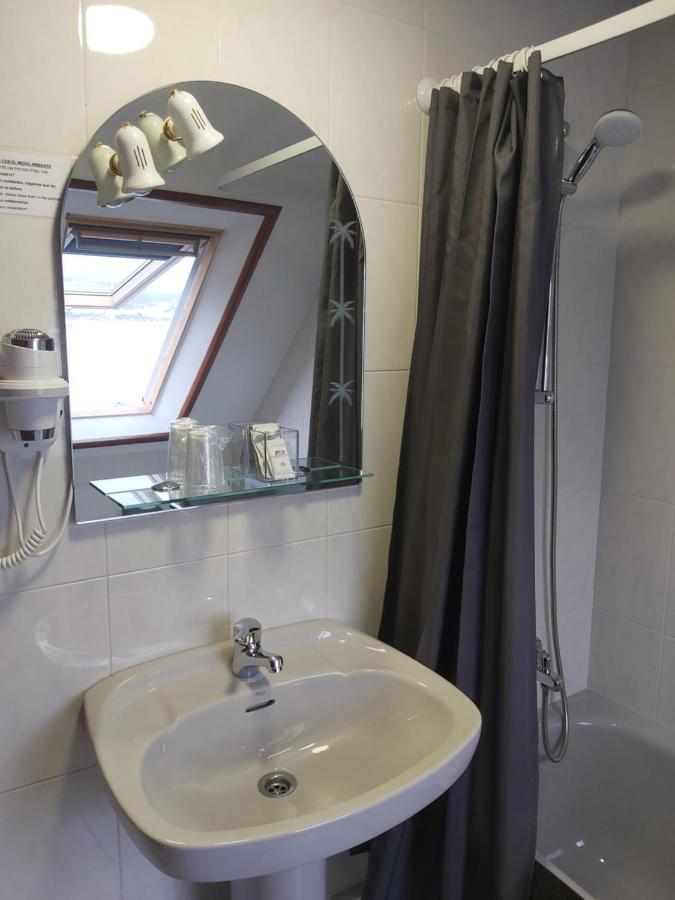 Hostal O Forno Porto do Barqueiro Bilik gambar